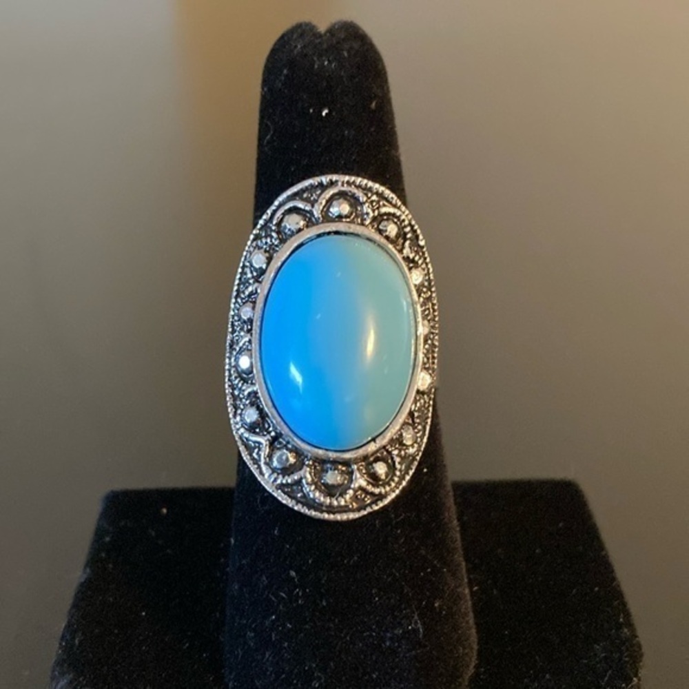 Elegant Silver and Blue Statement Ring
